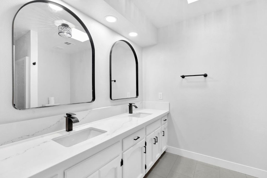 Image 25 of property listing at 17563 Road 25, Madera, CA 93638
