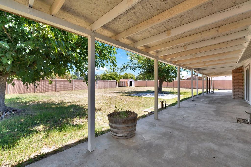 Image 27 of property listing at 17563 Road 25, Madera, CA 93638