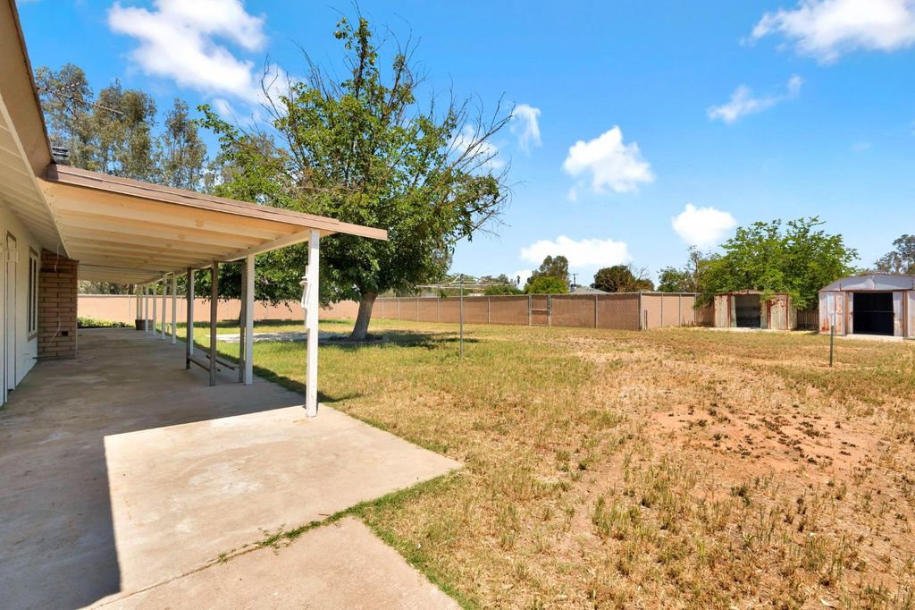 Image 28 of property listing at 17563 Road 25, Madera, CA 93638