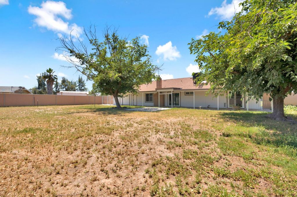Image 30 of property listing at 17563 Road 25, Madera, CA 93638