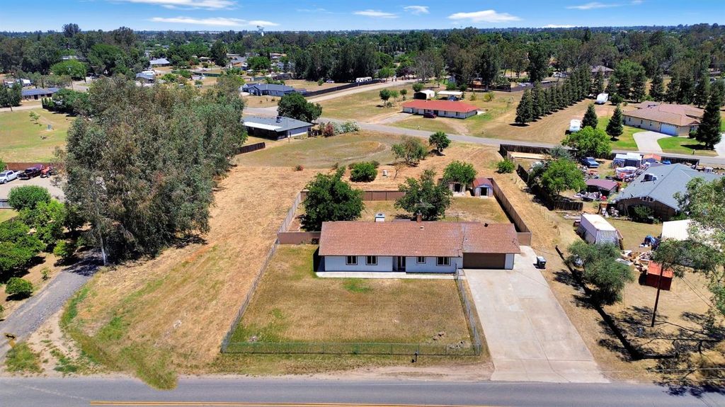 Image 31 of property listing at 17563 Road 25, Madera, CA 93638
