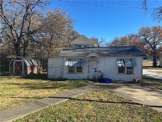 511 N Wright Street, Siloam Springs, AR 72761