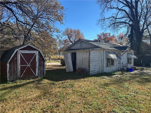 511 N Wright Street, Siloam Springs, AR 72761