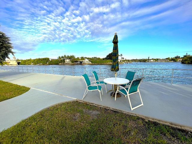 210 Horizons Street E 207, Boynton Beach, FL 33435