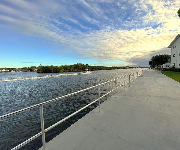210 Horizons Street E 207, Boynton Beach, FL 33435
