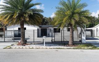 18250 NW 86th Ave, Hialeah, FL 33015