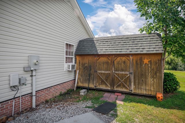 1565 Canada Flatt Rd, Cookeville, TN 38506