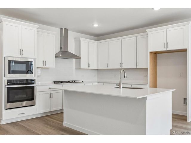 800 Lawson Dr, Elizabeth, CO 80107