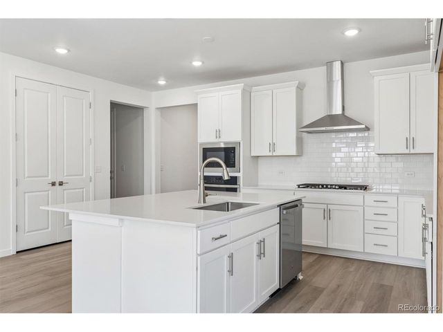 800 Lawson Dr, Elizabeth, CO 80107