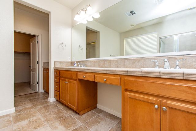 1920 Trail Way, Turlock, CA 95382