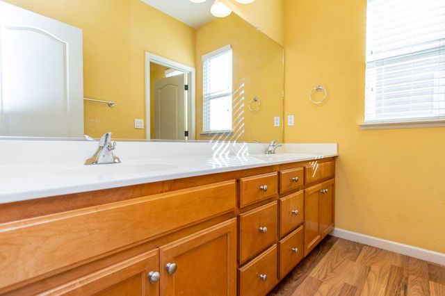 1920 Trail Way, Turlock, CA 95382