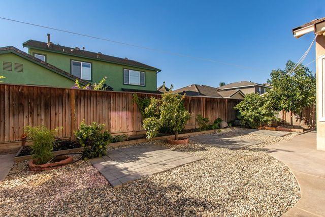 1920 Trail Way, Turlock, CA 95382