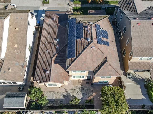 1920 Trail Way, Turlock, CA 95382