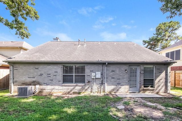 7131 Maple Walk Drive, Humble, TX 77346