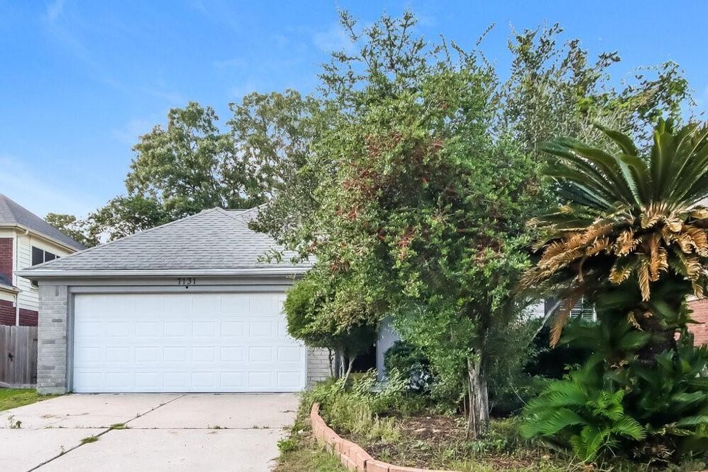 7131 Maple Walk Drive, Humble, TX 77346