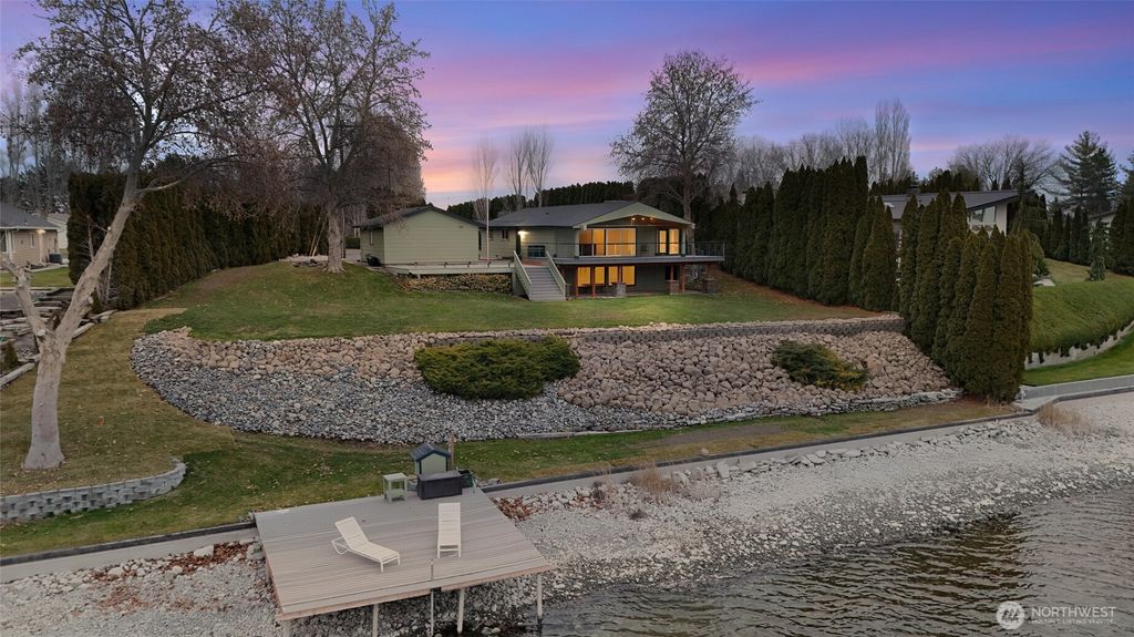 2102 Elgin Road NE, Moses Lake, WA 98837