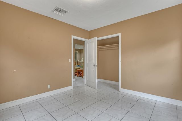 1627 4th Court NE, Boynton Beach, FL 33435