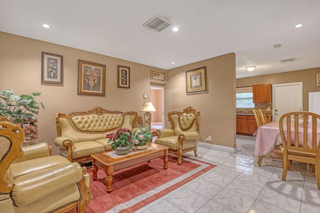 1627 4th Court NE, Boynton Beach, FL 33435