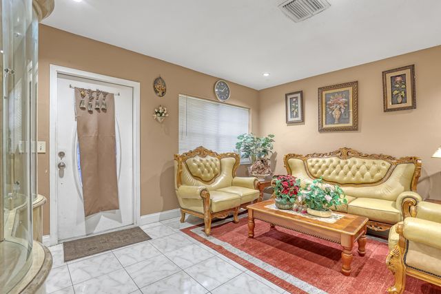 1627 4th Court NE, Boynton Beach, FL 33435