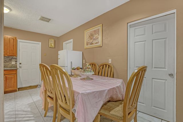 1627 4th Court NE, Boynton Beach, FL 33435