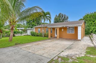 1627 4th Court NE, Boynton Beach, FL 33435