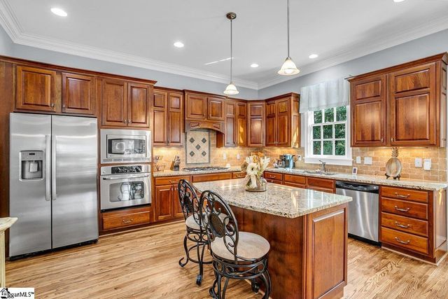 31 Allegheny Run, Simpsonville, SC 29681