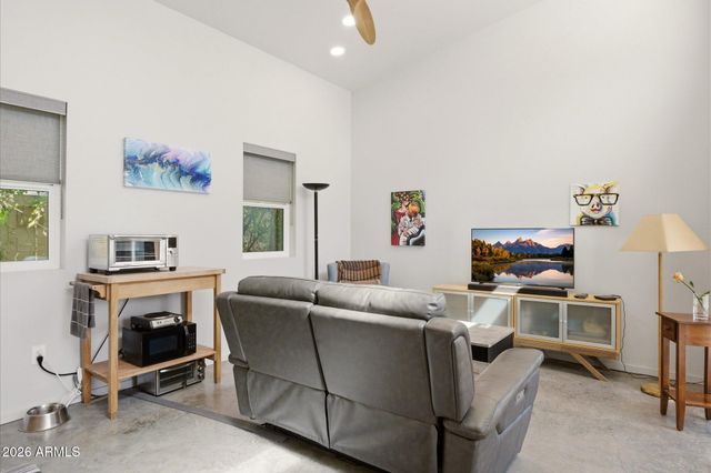 8324 N 8TH Avenue, Phoenix, AZ 85021