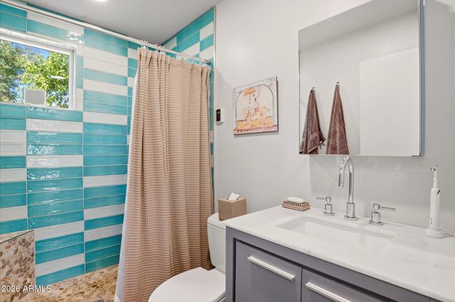 8324 N 8TH Avenue, Phoenix, AZ 85021