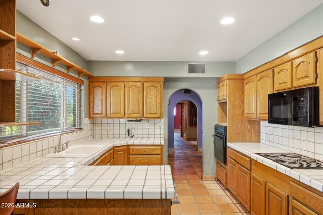 8324 N 8TH Avenue, Phoenix, AZ 85021