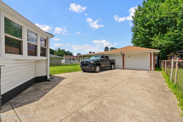 2237 Thurman Dr, Louisville, KY 40216