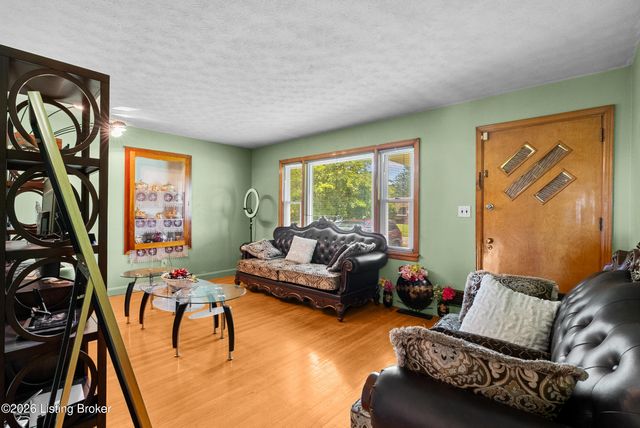 2237 Thurman Dr, Louisville, KY 40216