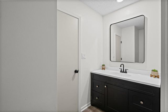 3004 Iva Drive, Independence, MO 64057