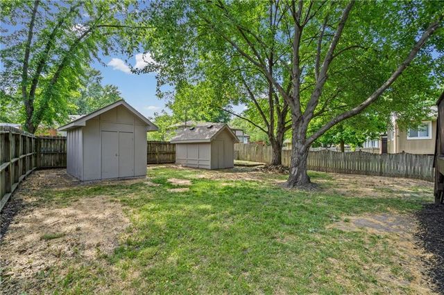 3004 Iva Drive, Independence, MO 64057