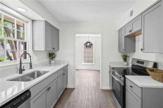 3004 Iva Drive, Independence, MO 64057