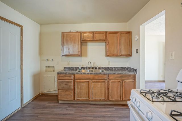 416 Kentucky Street SE, Albuquerque, NM 87108