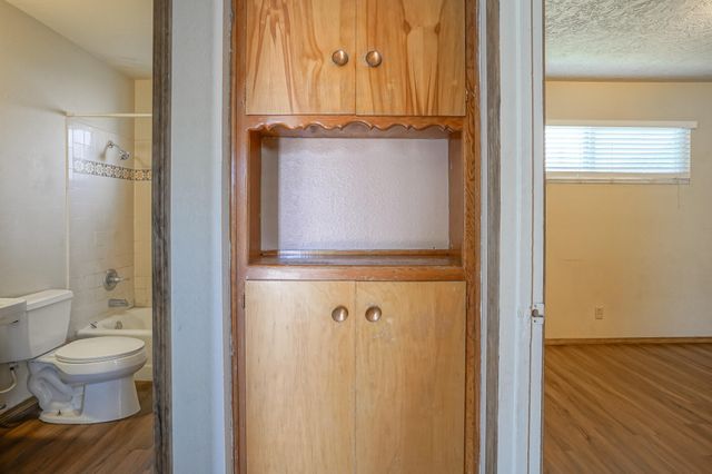 416 Kentucky Street SE, Albuquerque, NM 87108