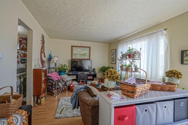 416 Kentucky Street SE, Albuquerque, NM 87108