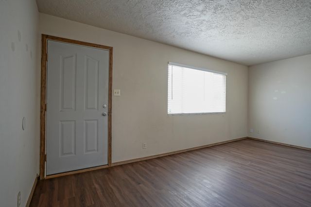 416 Kentucky Street SE, Albuquerque, NM 87108
