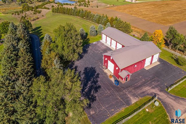 40580 250th St Street, Mitchell, SD 57301