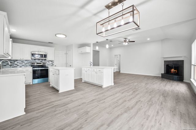 7323 Vista Grove, San Antonio, TX 78242