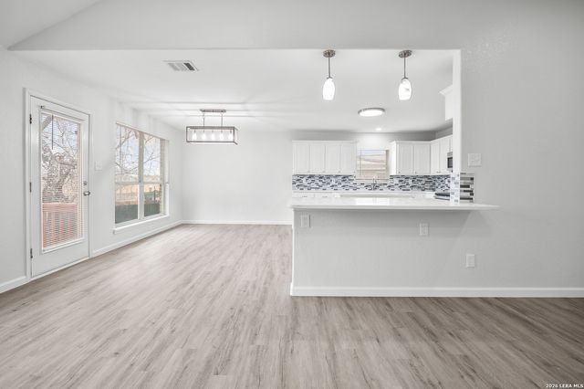 7323 Vista Grove, San Antonio, TX 78242