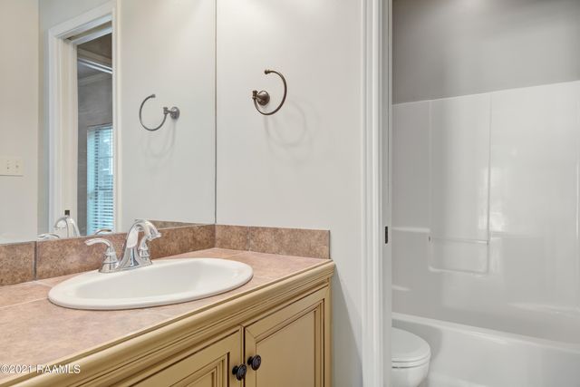 124 Deraney Lane, Lafayette, LA 70503