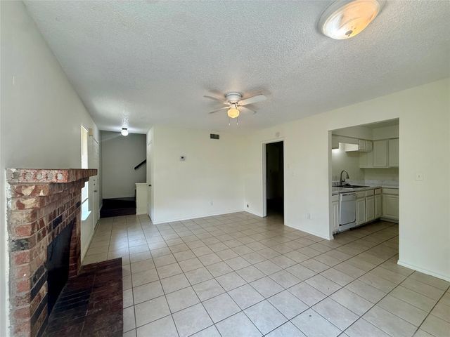 2057 W Walnut Street A, Garland, TX 75042