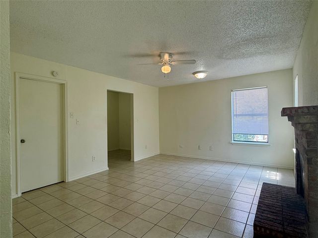 2057 W Walnut Street A, Garland, TX 75042