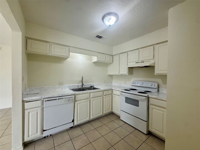 2057 W Walnut Street A, Garland, TX 75042