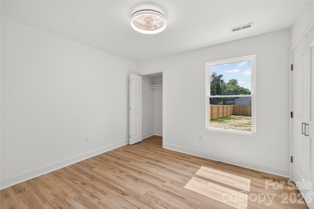 622 W Catawba Avenue, Mount Holly, NC 28120