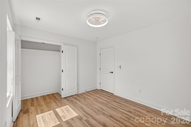 622 W Catawba Avenue, Mount Holly, NC 28120