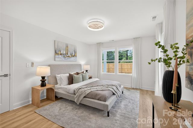 622 W Catawba Avenue, Mount Holly, NC 28120