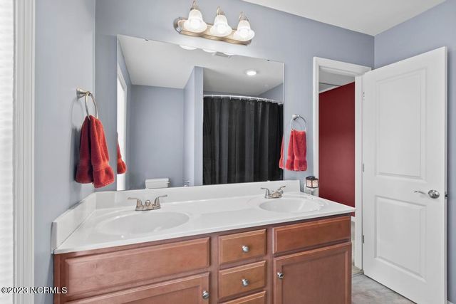 221 Boyington Place Road, Midway Park, NC 28544