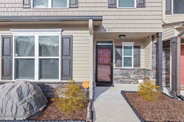 221 Boyington Place Road, Midway Park, NC 28544